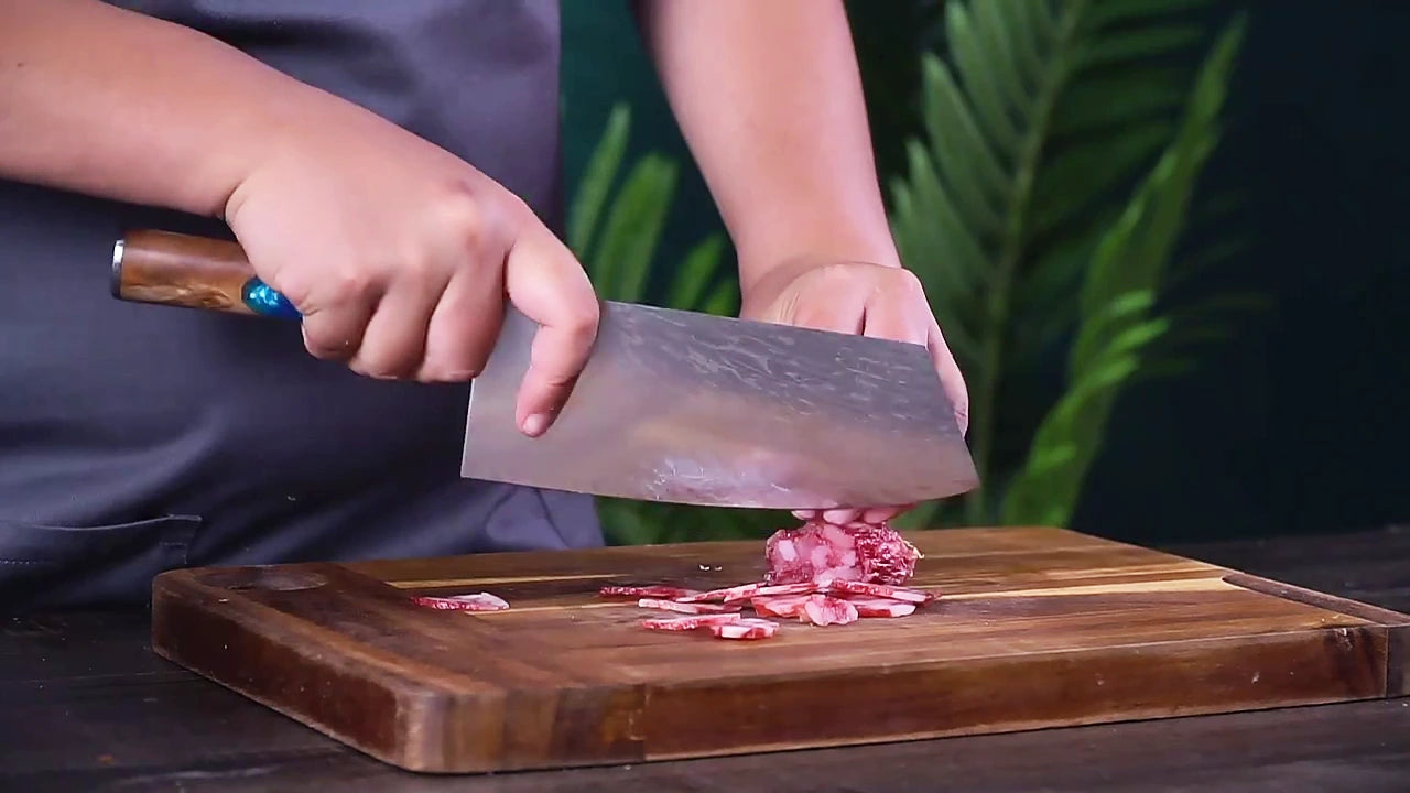 Cargar video: 7 inch damascus steel cleaver knife with blue resin and wood handle sharp heavy duty kitchen chopping tool uk